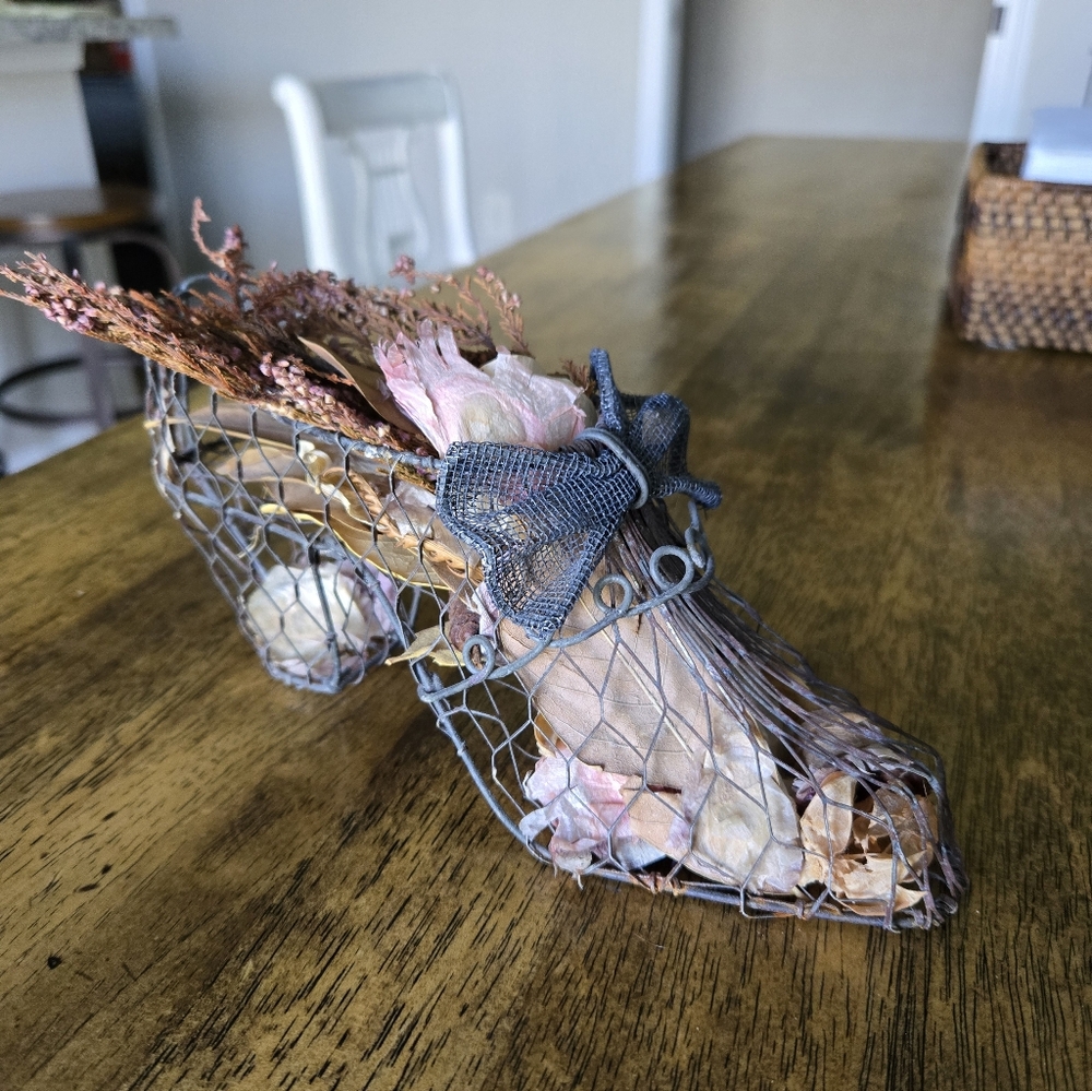 "Fancy Shoe" Wire Mesh Potpourri or Candle Holder. Unique!!